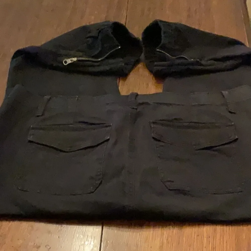 Torrid Women's Black Jeans Feel the Fit Jogger w/zippers at hem EUC Size 18